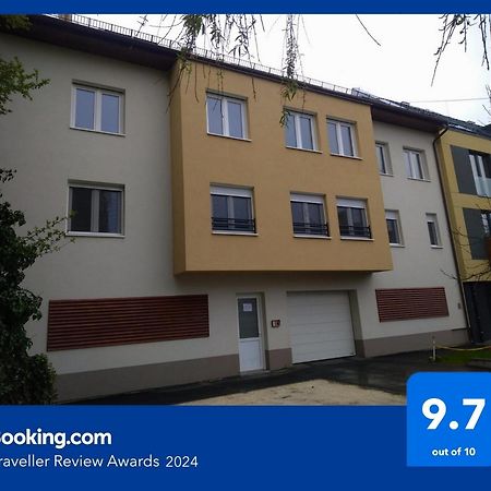 Blonde River Apartman Mora Szeged Esterno foto